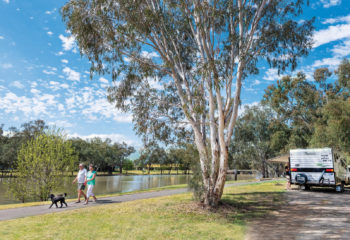 Wake-by-the-Lake...-and-Find-Yourself-in-Amazing-Forbes-NSW