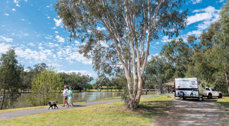 Wake-by-the-Lake...-and-Find-Yourself-in-Amazing-Forbes-NSW