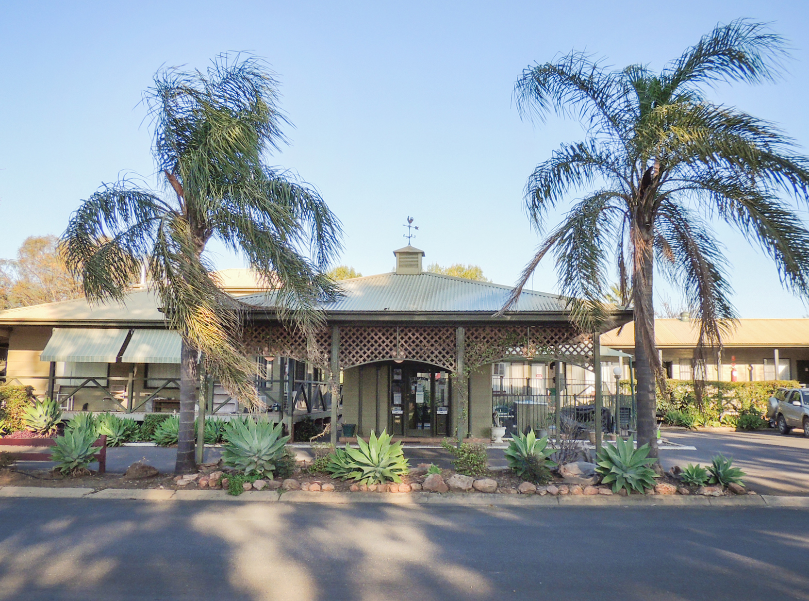 Amazing Forbes NSW Accommodation Lake Forbes Motel